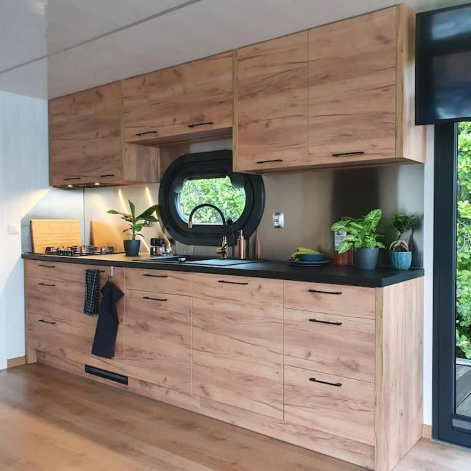 Hotel Modern, Brand New Houseboat Near Amsterdam Monnickendam Esterno foto